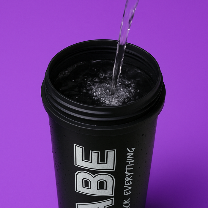 Overhead view showing the 600ml fill line being hit with water or a supplement